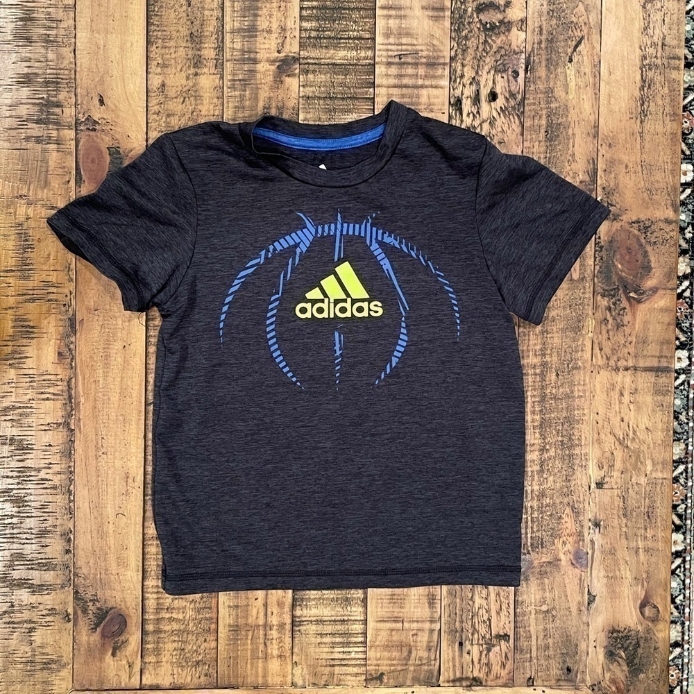 Boys Adidas t-shirt size 5